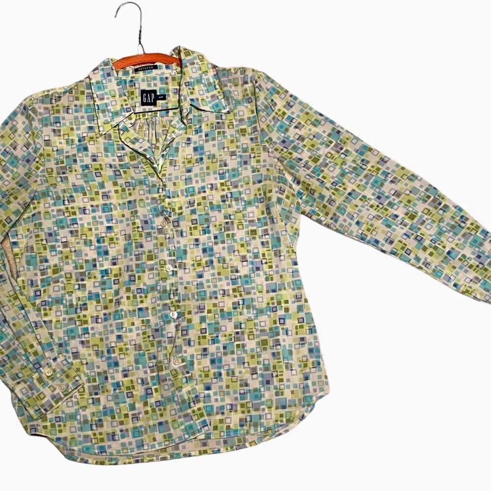 GAP Geometric Print Shirt in Shades of Green